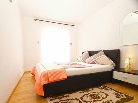 Apartment 934