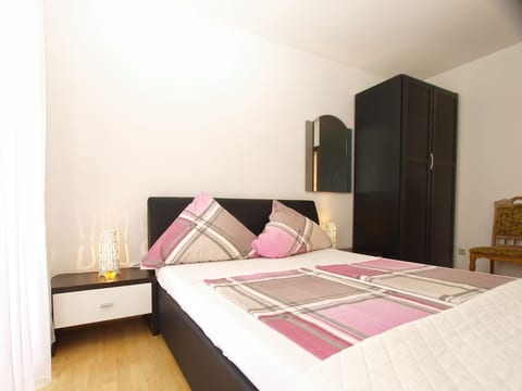 Apartment 934