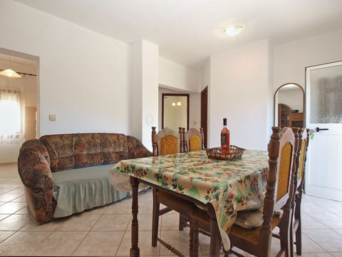 Apartment 1858