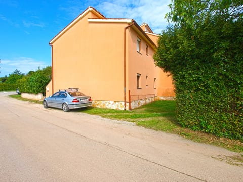 Apartment 1858