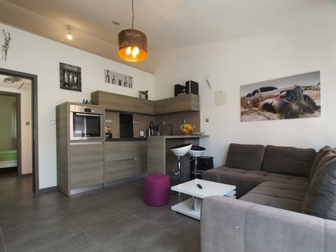 Apartment 934