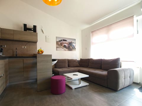Apartment 934