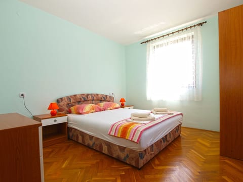 Apartment 1842