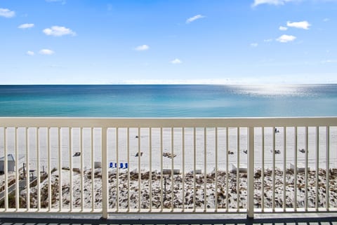 Pelican Beach 705