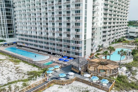 Pelican Beach 705