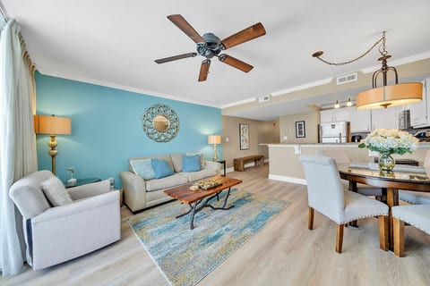 Pelican Beach 902