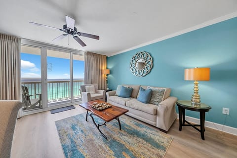 Pelican Beach 902
