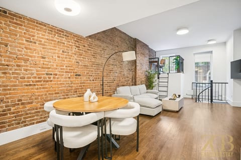 Luxury Prime UES 1BR Duplex Near Central Park