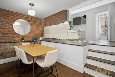 Newly Renovated Luxury 2BR Prime UES, Central Park