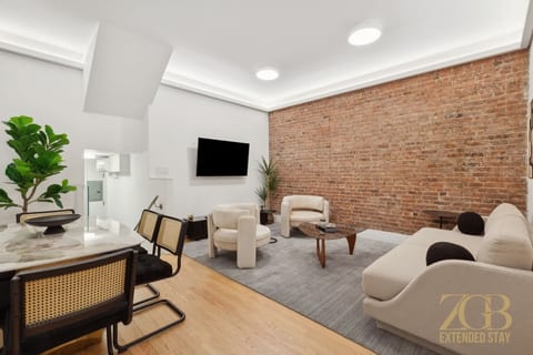 Luxury King Size 1BR, Renovated UES, Central Park