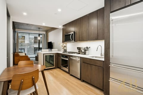 New & Modern 2BR Terrace, WD, Elevator in Chelsea