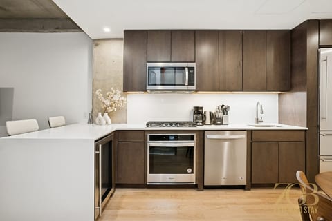 New & Modern 2BR Terrace, WD, Elevator in Chelsea