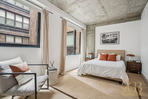 Mint Condition Modern 2BR, WD, Elevator / Chelsea
