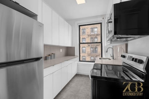 Sun Filled, Renovated 2BR Loft-like, Prime Chelsea
