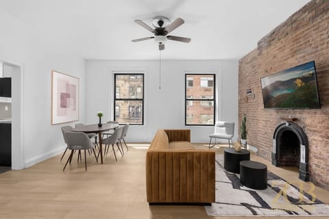 Sun Filled, Renovated 2BR Loft-like, Prime Chelsea