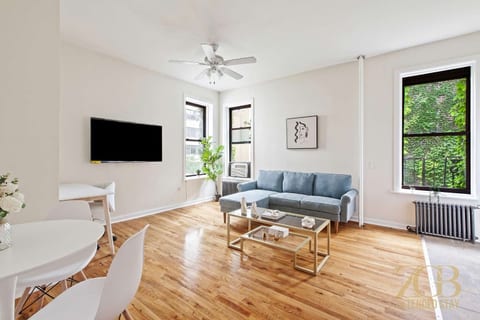 Gorgeous 2 Bedroom Apt in Prime UES!