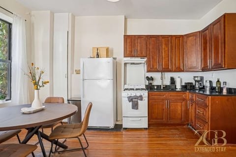 Stylish 2BR Apartment in Prime Upper East Side!!
