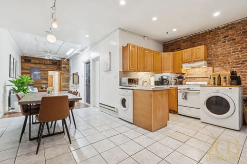 Loft-Style, Full Floor 3BR Flex4 with W/D, Chelsea