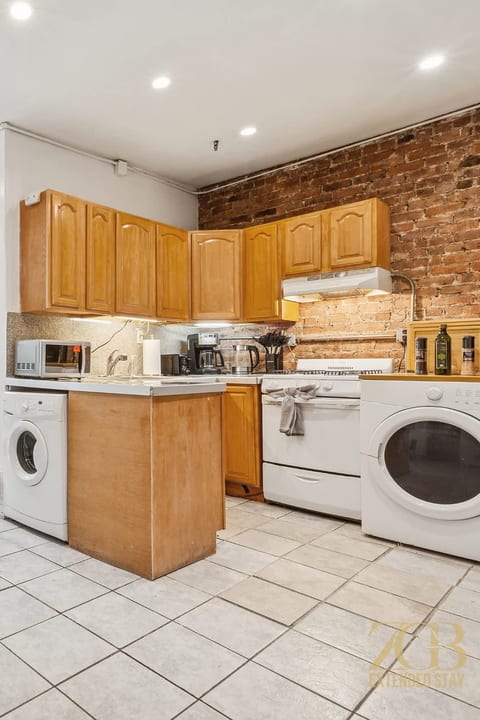 Loft-Style, Full Floor 3BR Flex4 with W/D, Chelsea