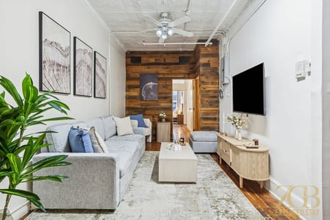 Loft-Style, Full Floor 3BR Flex4 with W/D, Chelsea
