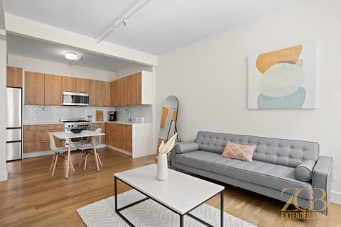 Modern 2BR 2BA Prime Midtown w/ Elevator & Laundry