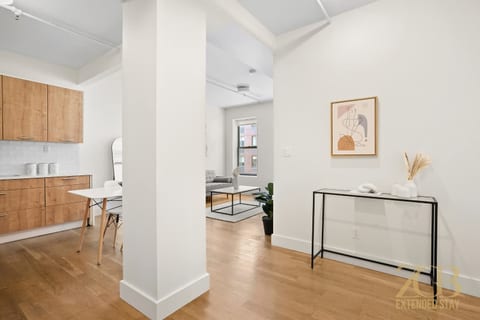 Modern 2BR 2BA Prime Midtown w/ Elevator & Laundry