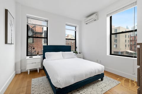 1BR in the Heart of Manhattan w/Laundry & Elevator