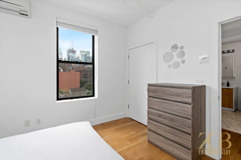 1BR in the Heart of Manhattan w/Laundry & Elevator