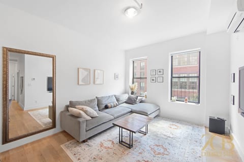 Beautiful & Spacious 2BR 2BA w/ Elevator & Laundry