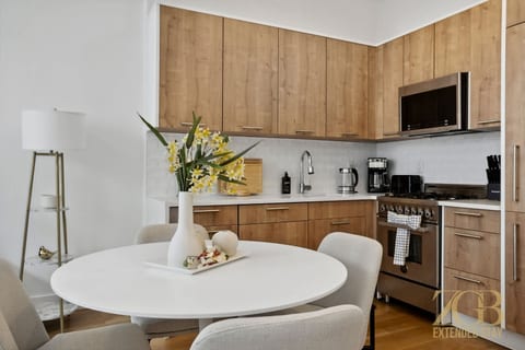 Renovated, Mint Condition 1BR - Elevator & Laundry