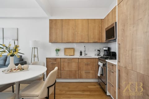 Renovated, Mint Condition 1BR - Elevator & Laundry
