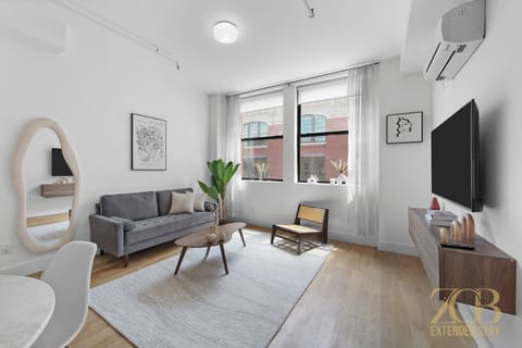 Modern 1BR in Prime Manhattan w/Laundry & Elevator