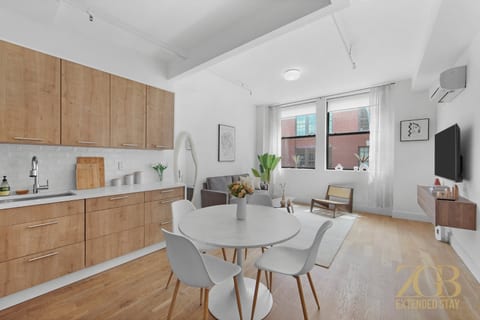 Modern 1BR in Prime Manhattan w/Laundry & Elevator