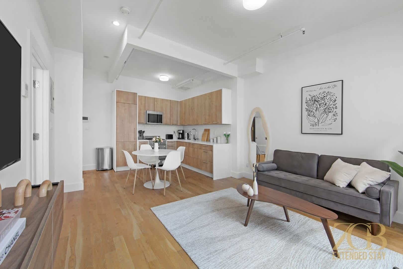 Modern 1BR in Prime Manhattan w/Laundry & Elevator