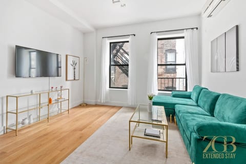 Gorgeous 1BR, Prime Manhattan w/Laundry & Elevator