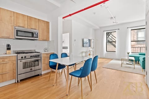 Gorgeous 1BR, Prime Manhattan w/Laundry & Elevator