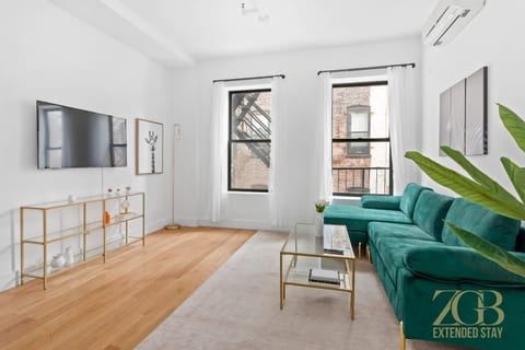Gorgeous 1BR, Prime Manhattan w/Laundry & Elevator
