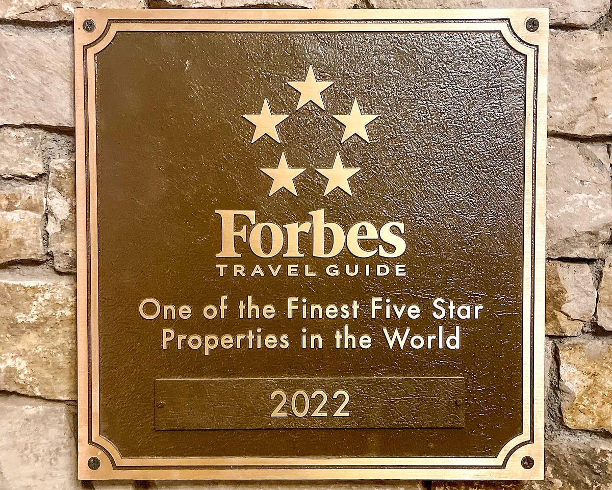 Awarded Forbes 5 Star Hotel rating in 2023! We are a private 1 bedroom residence in a 5 star hotel resort. Our unit has access to all of the hotel's amenities including: optional daily housekeeping, in room dining, all of the spa facilities, etc. 5 Star Hotel - Exclusive Private Residence