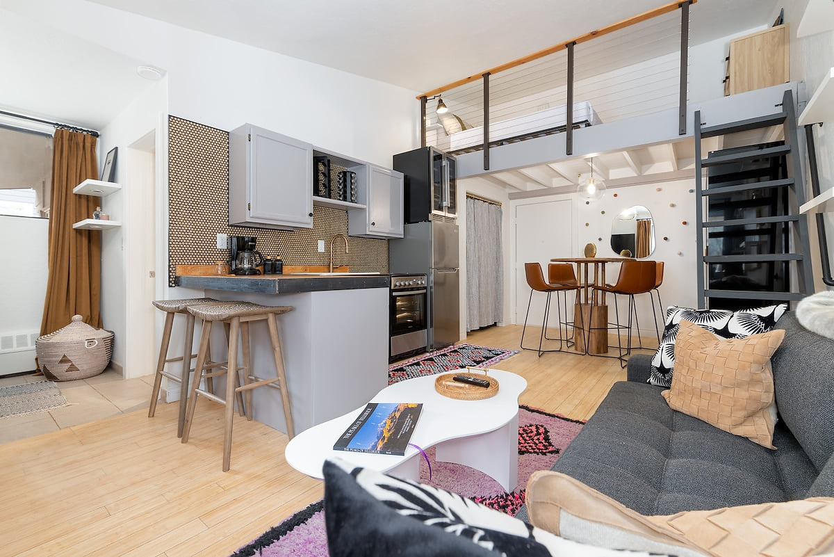 Vibrant Central Studio - Downtown Telluride