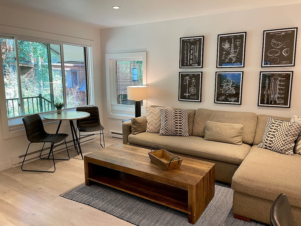 Alpine Luxe Retreat - Steps to Ski Lifts