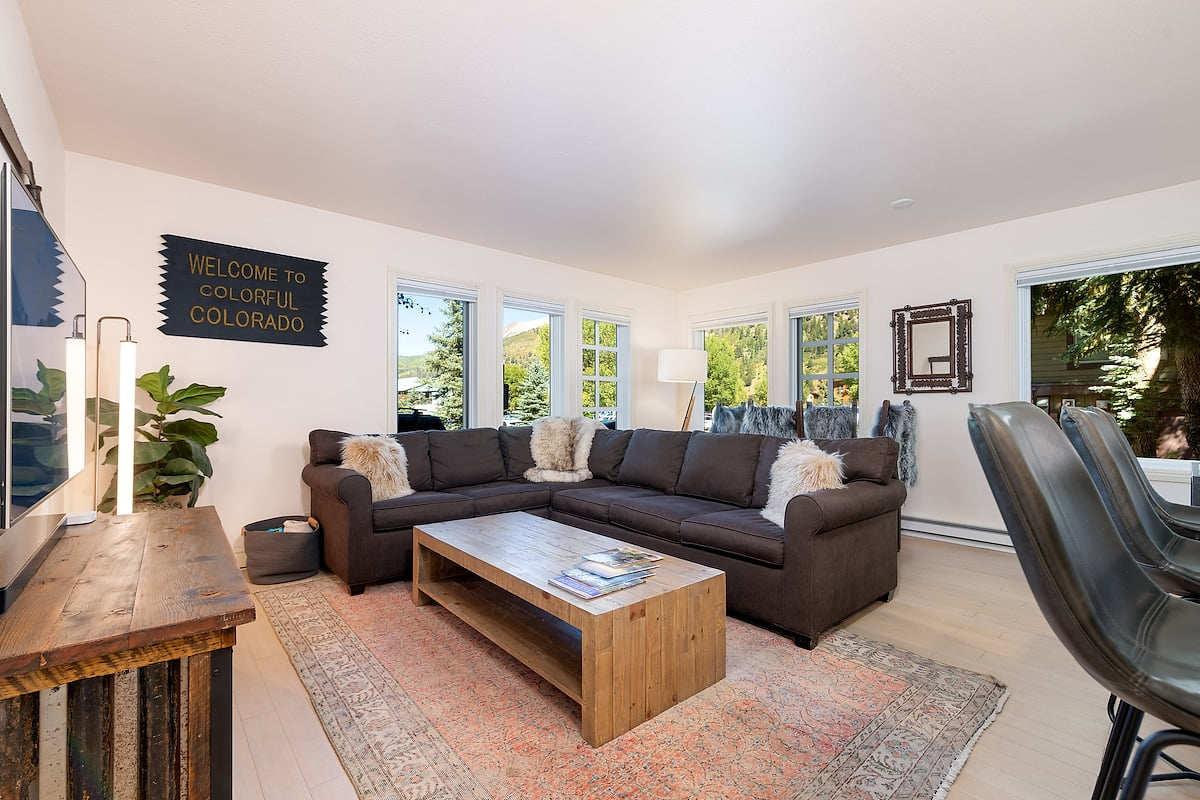 Lux D-town Telluride Condo Hot Tub, Pool & Parking