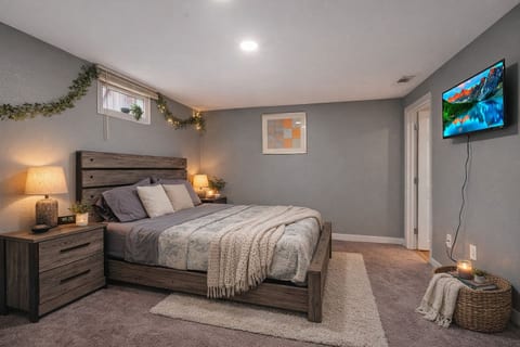 Family‑Friendly 6BR Near DT Denver + Theater