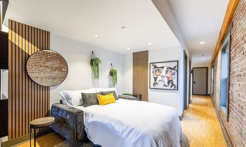 Trails, Dining & Nightlife • King Bed Luxe Studio image 5