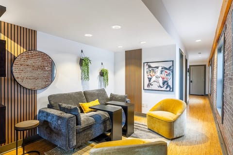 Trails, Dining & Nightlife • King Bed Luxe Studio image 2