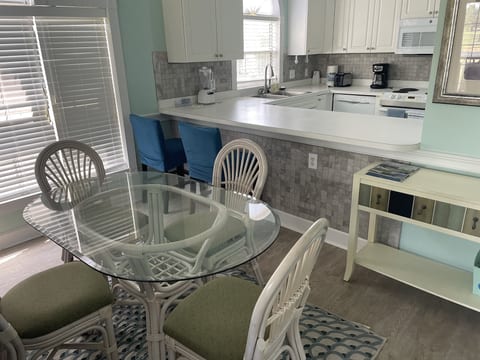 Condo M204