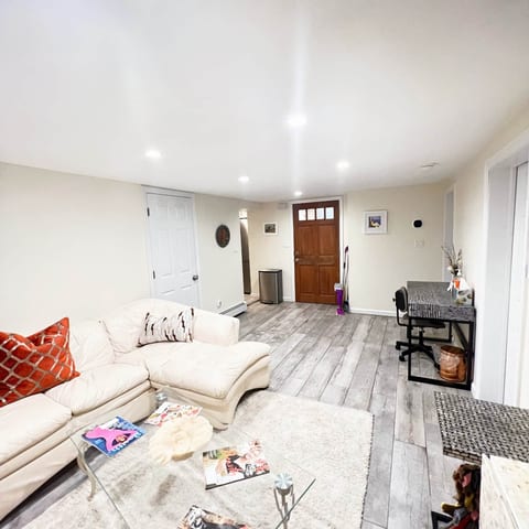 Cozy 2br Private Apt, Pet Pal, Events, LTR-STR