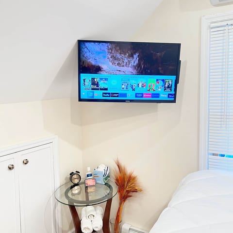 Queen Bed: PetPally, Events & Long/Short Stay