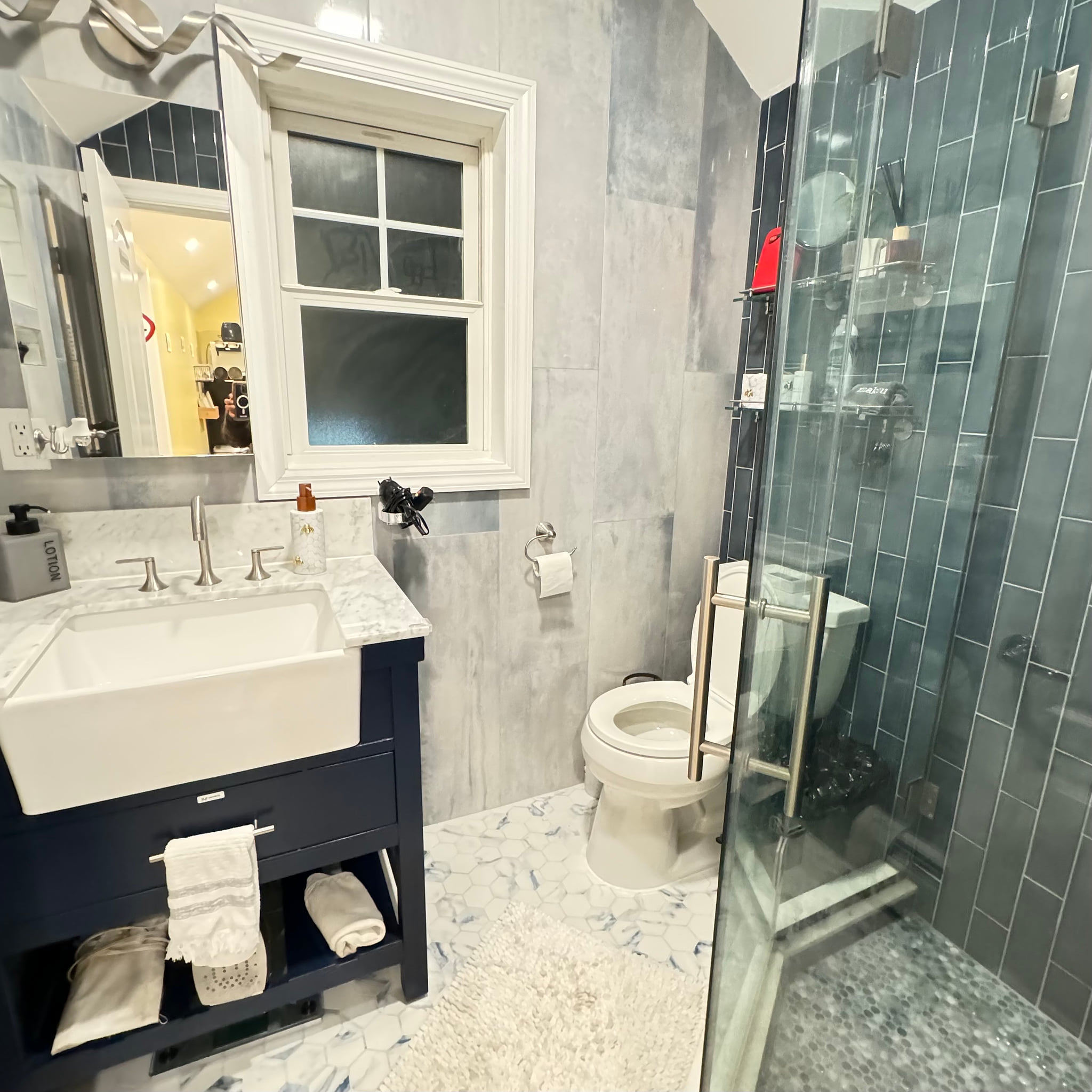 Bay Shore: Queen Bed Pet & Work Friendly