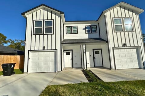 Quiet 3BR Stay | King Bed | Near Downtown