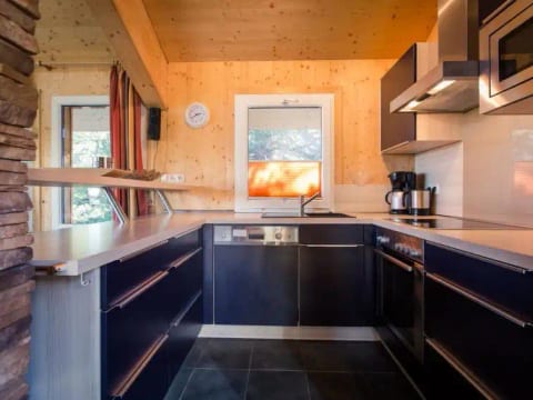 #22 mit IR-Sauna & Sprudelwanne Innen